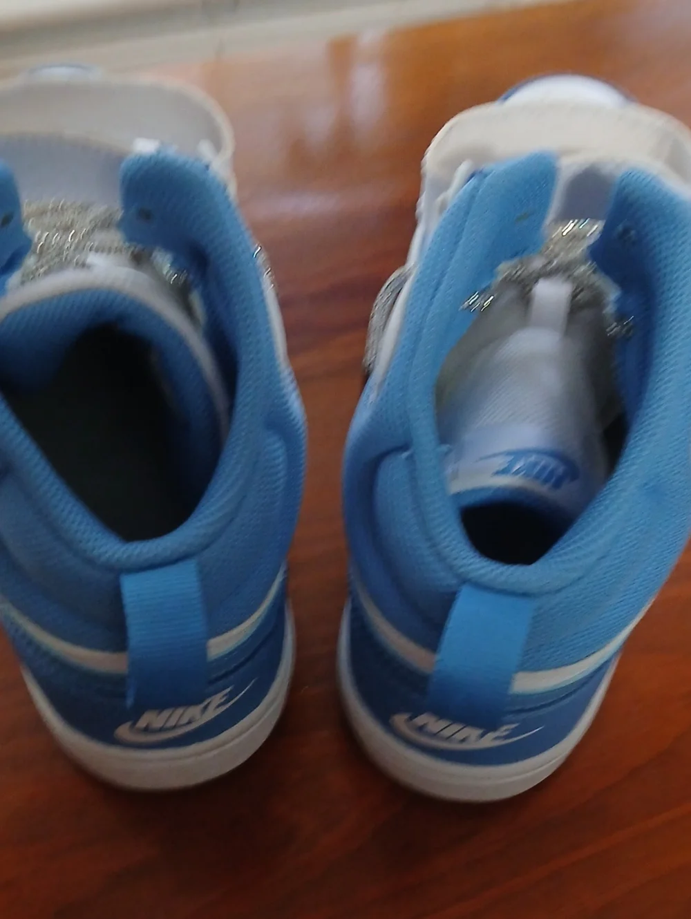 Nike Youth Size 6 High-Top Sneakers
